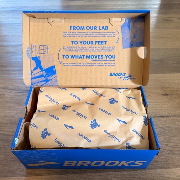 NEW Brooks RunDisney Ghost Max 2 Minnie Mouse Women’s Running Shoes - Size 8 - Picture 14 of 15